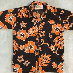 AlohaWears boys Hawaiian shirt size 6/8. 100% cotton Black orange floral